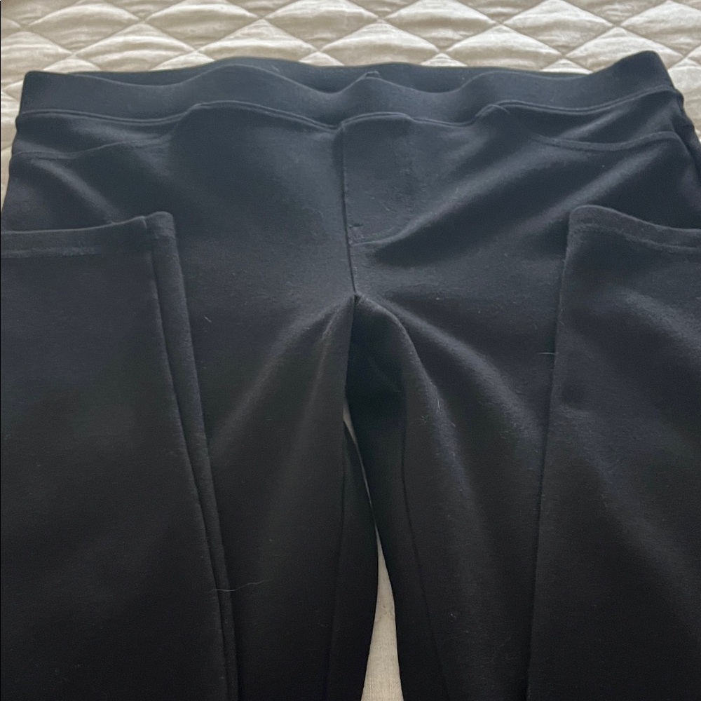 HUE Classic Black Leggings